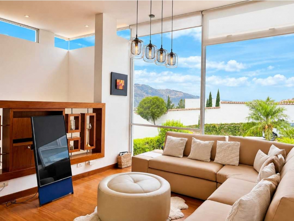 Casa con 700m2 en Cumbaya cerca del Rancho San Francisco en Venta — foto 3