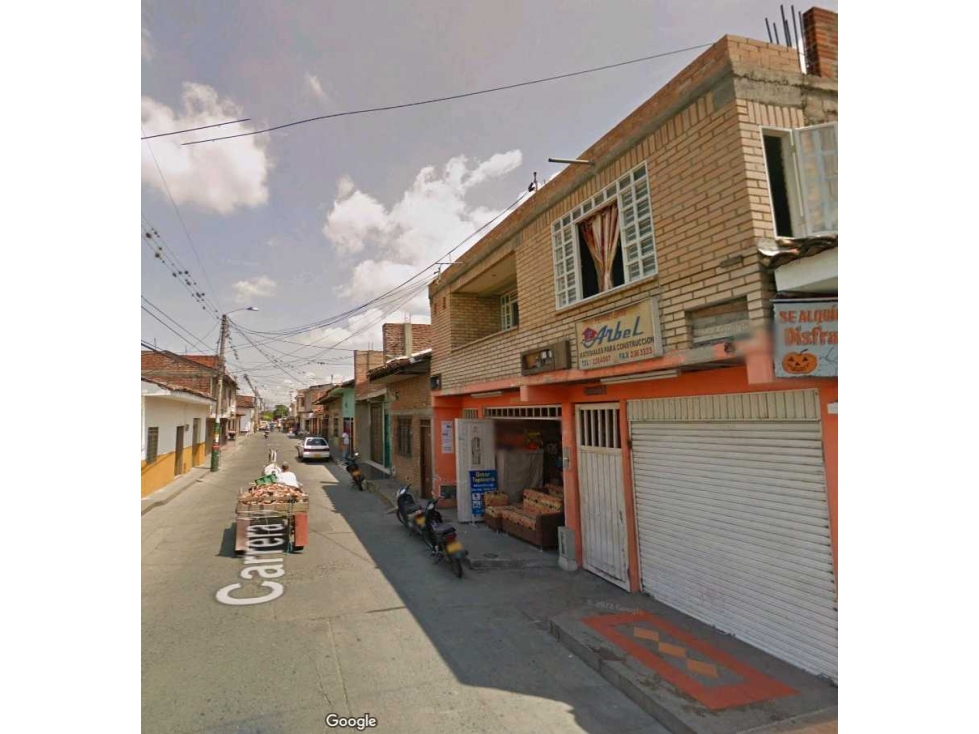 Casa alquilada con 9 apartamentos y 2 locales en zona comercial - 2