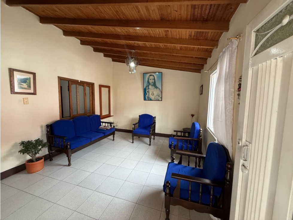 Casa con aire y solar