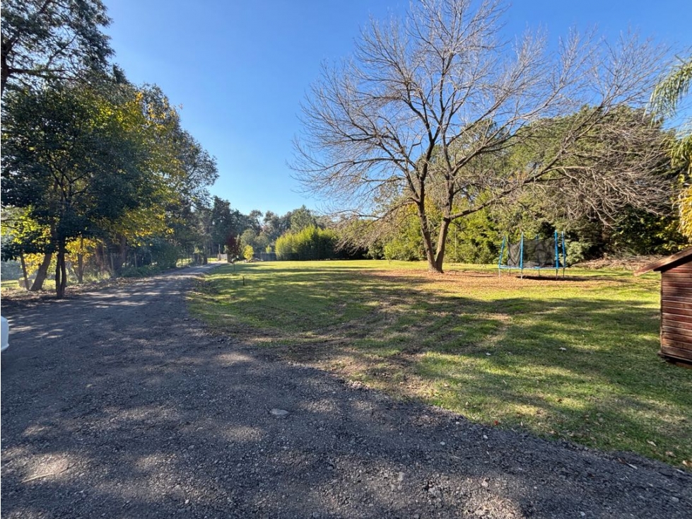 Casa quinta con amplio parque, piscina y cinco dormitorios a la venta - 3