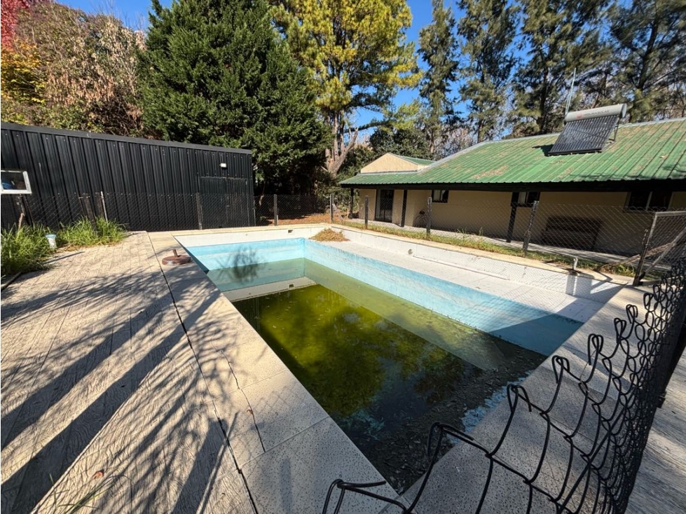 Casa quinta con amplio parque, piscina y cinco dormitorios a la venta - 6