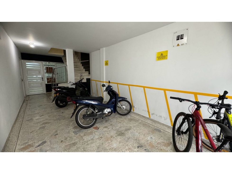 Edificio con apartamentos más local en venta Barrio Santa Rita Palmira - 3