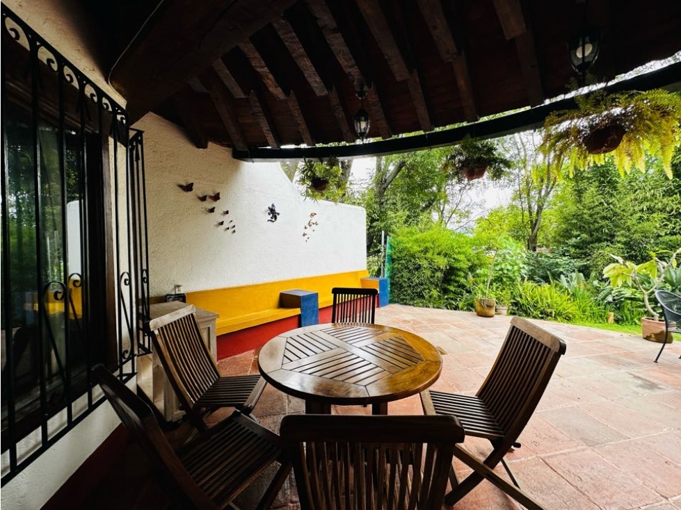 CASA CON BUNGALOW EN RENTA/CENTRO/ VALLLE DE BRAVO.
