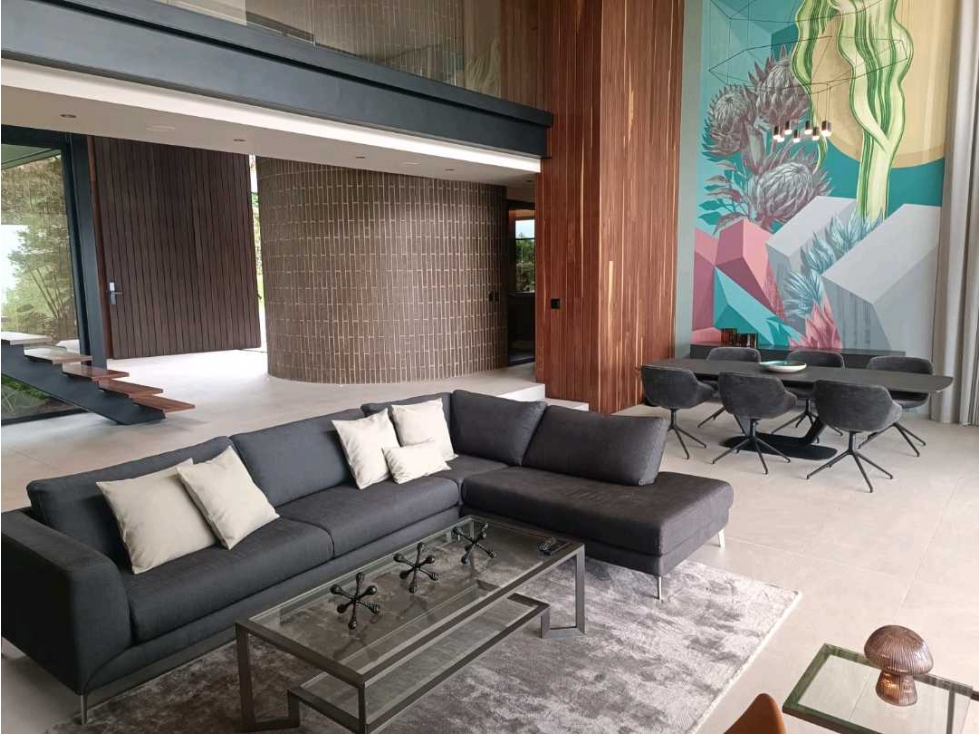 Casa con Estilo y Espectacular vista en Palmas Urbanización Exclusiva