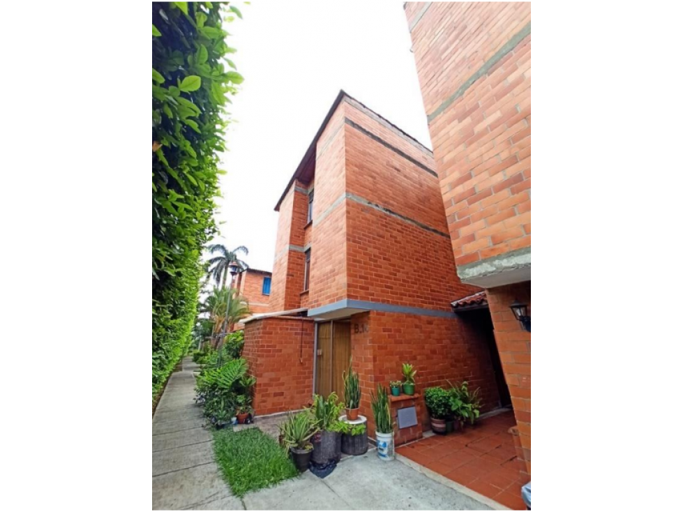 Casa con garaje en venta — foto 2