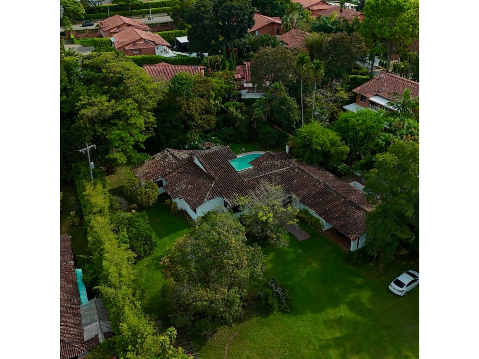 Casa con Gran Lote en Pance Sobre Cra.125