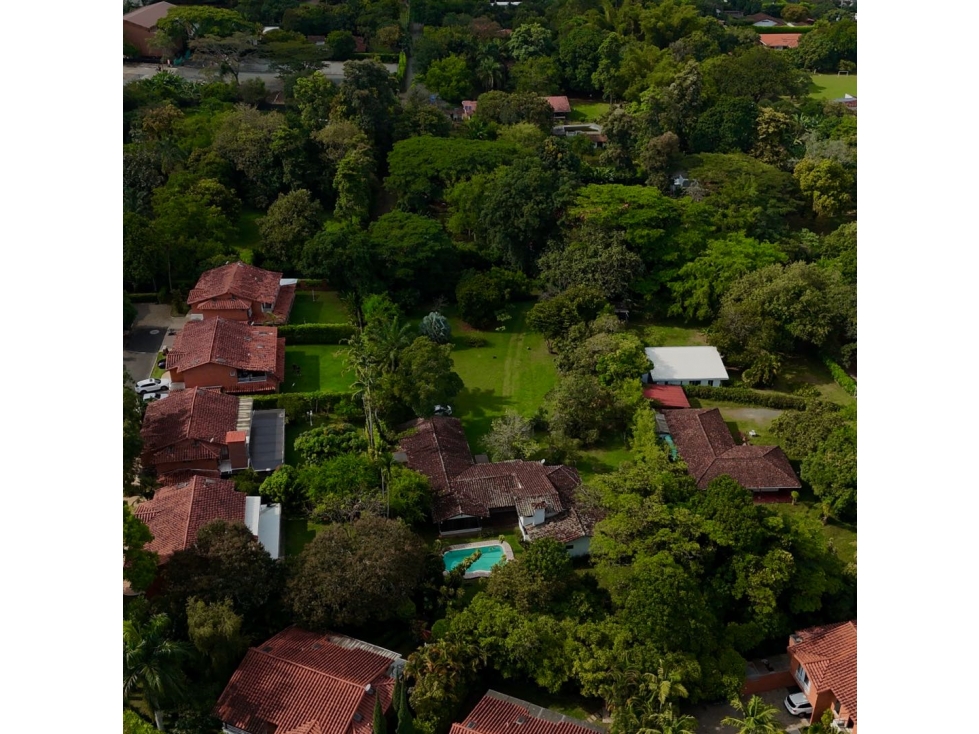 Casa con Gran Lote en Pance Sobre Cra.125 — foto 2