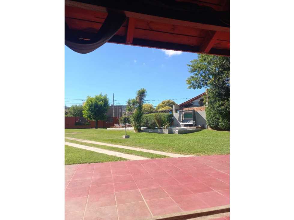 Casa en venta en villa carlos Paz con gran terreno - 2