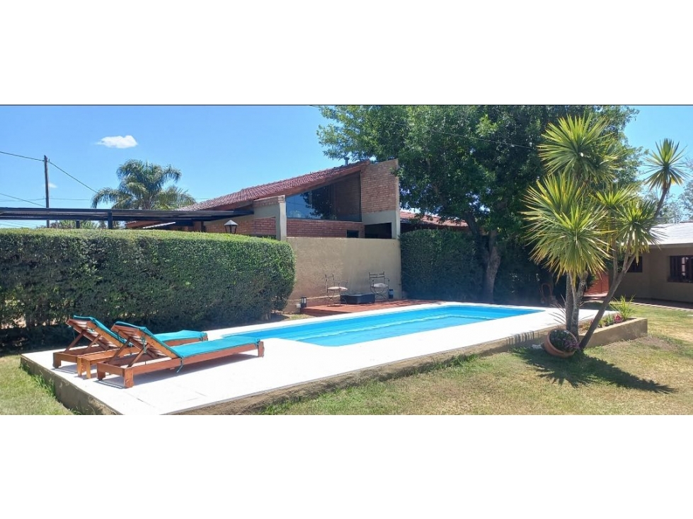 Casa en venta en villa carlos Paz con gran terreno - 4