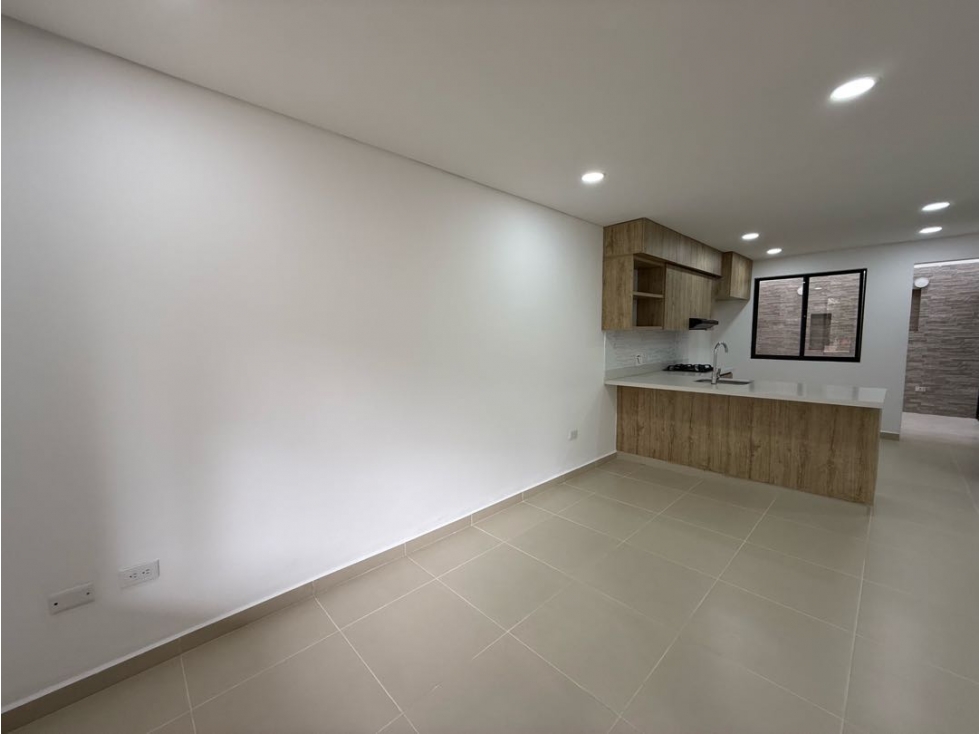 Casa con habitación en primer piso, unidad cerrada — foto 3