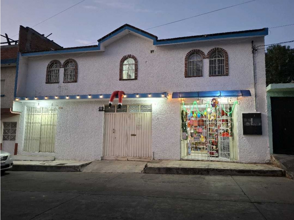 casa con local comercial col San Rafael colinda al periferico