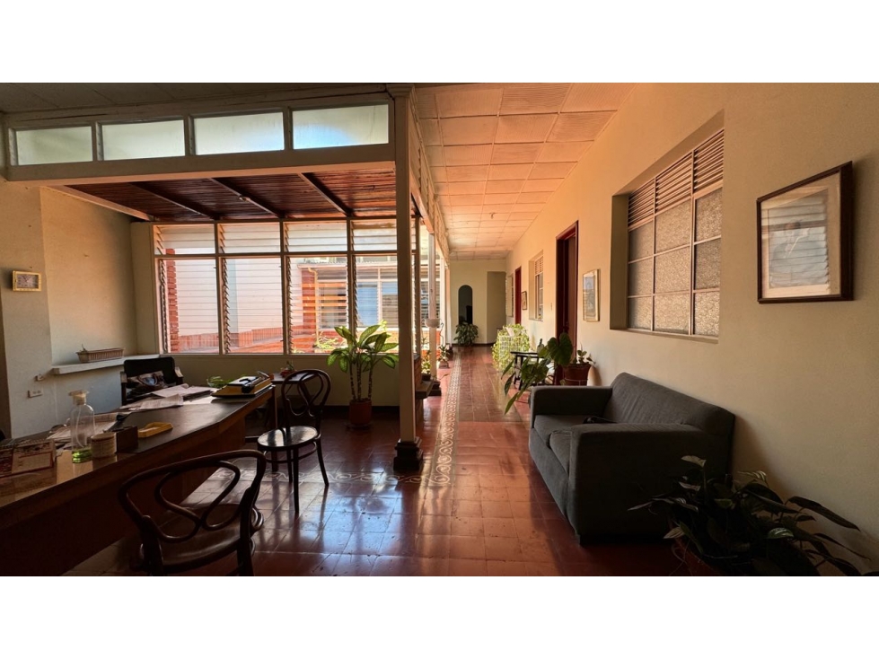 Casa con locales comerciales en venta Barrio El Centro Palmira Valle - 1