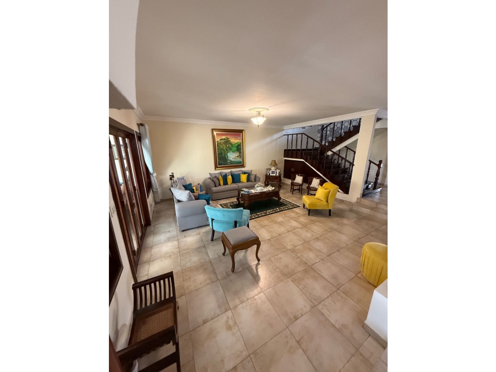 CASA CON PISCINA A LA VENTA EN LA ALAMEDA — foto 4