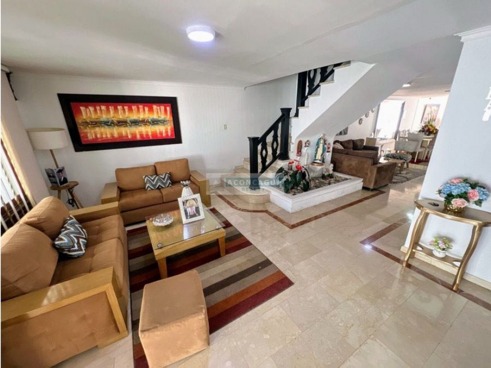 Casa con piscina en la cumbre — foto 4