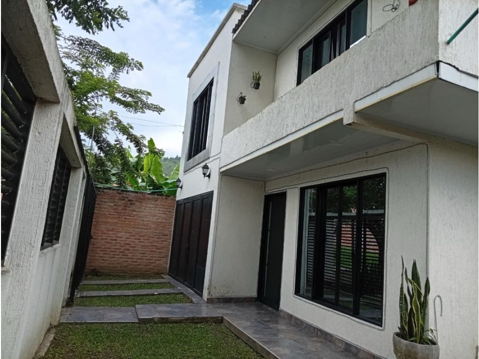 CASA CAMPESTRE CON PISCINA VENTA , LA FLORESTA GINEBRA V - 4