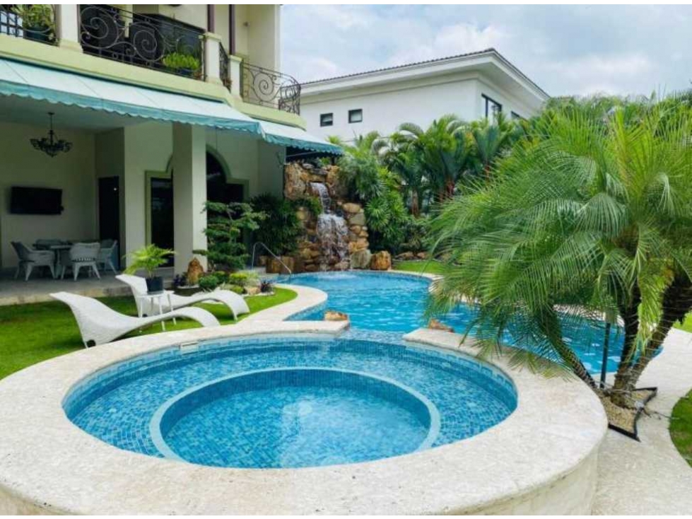 CASA EN SANTA MARIA GRANDE 1150m2 6 RECAMARAS CON PISCINA — foto 4