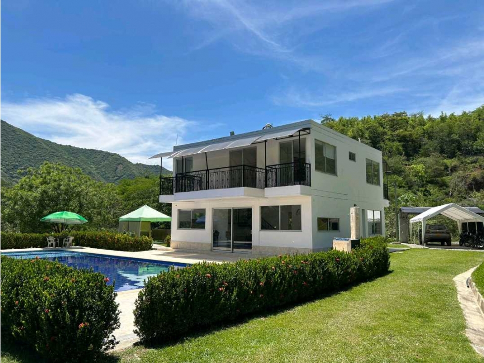 Casa con Piscina en Sopetran en Parcelacion en venta