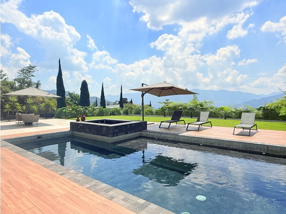 Espectacular Casa con Piscina Envigado, 1250m2 Construidos — foto 2
