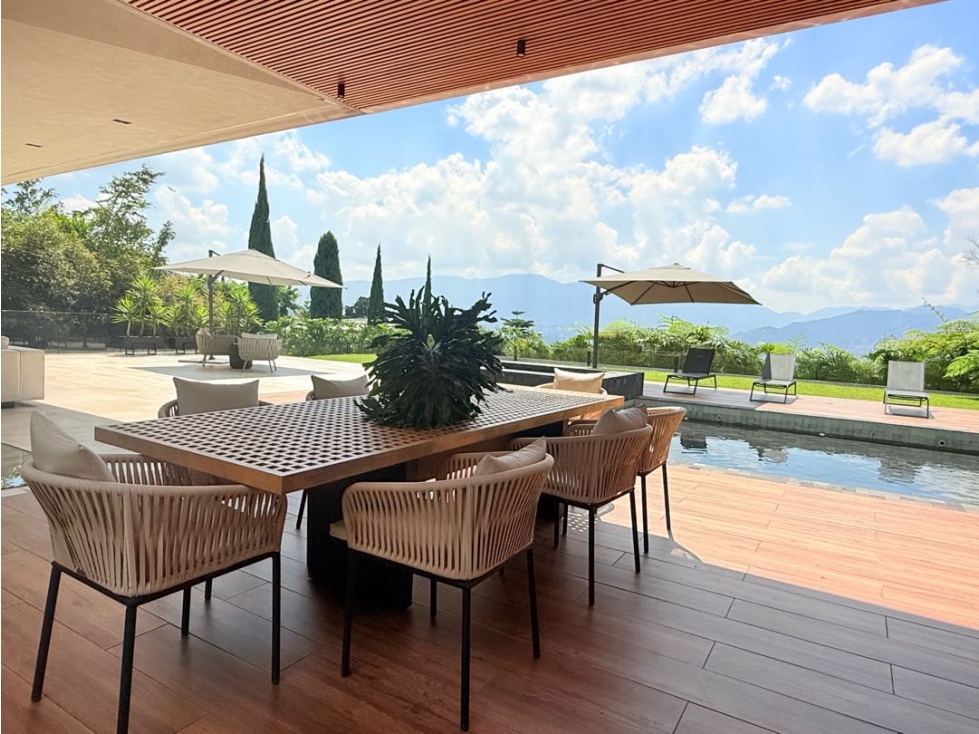 Espectacular Casa con Piscina Envigado, 1250m2 Construidos — foto 3