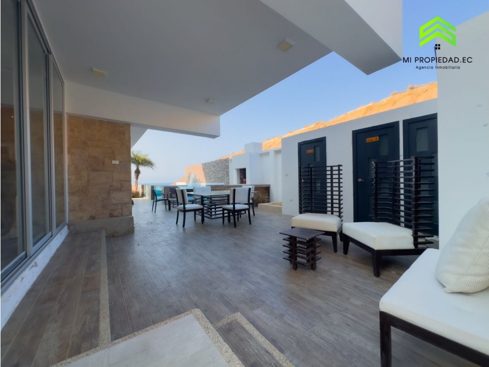 CASA CON PISCINA FRENTE AL MAR EN URBANIZACIÓN MARINA BLUE - MANTA - 4
