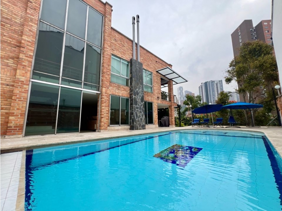 CASA CON PISCINA PRIVADA EN SABANETA - 3