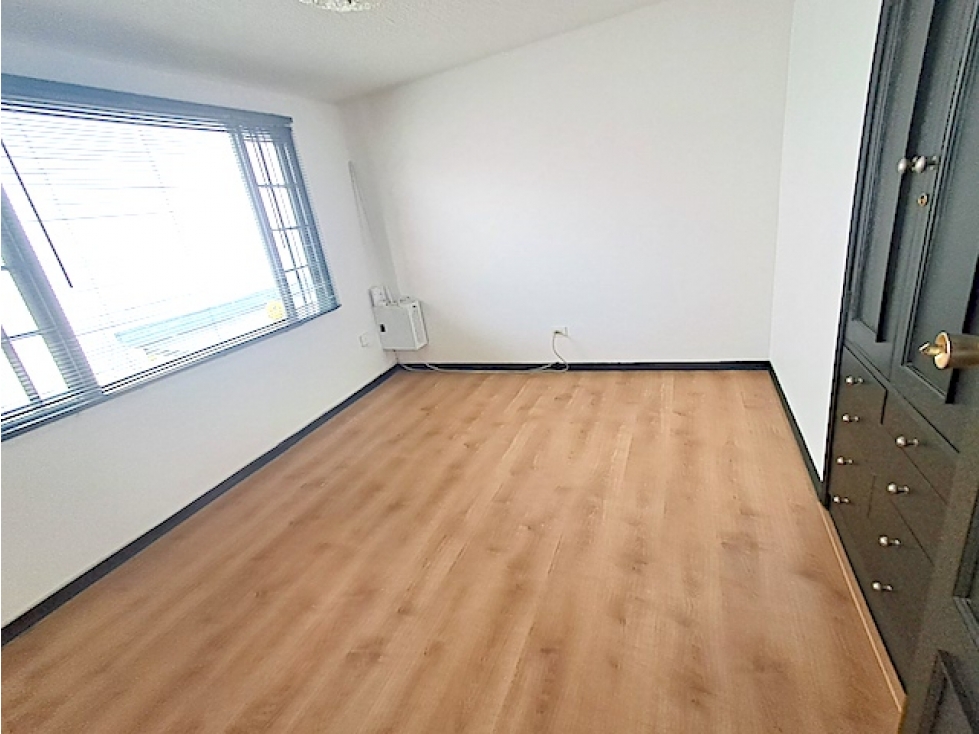 ¡CASA CON TERRAZA, IDEAL VIVIENDA U OFICINA, EN SANTA BÃRBARA! — foto 5