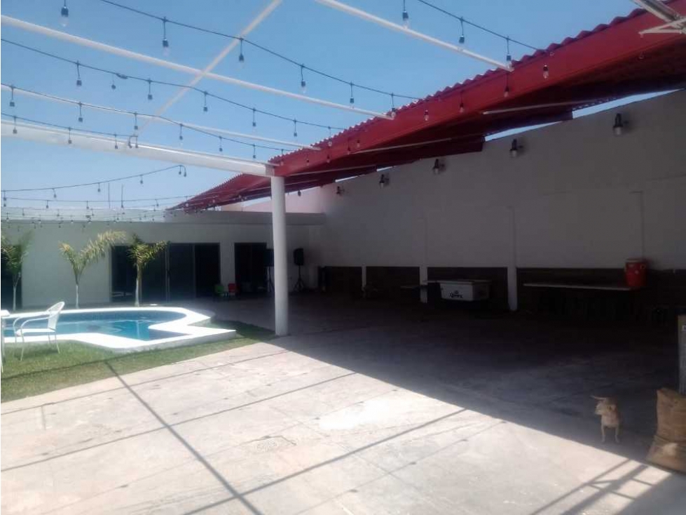 Casa con Terraza y Alberca en Agua Blanca, El Salto - 3