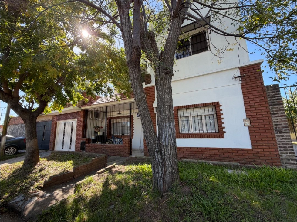 Casa con tres dormitorios a la venta
