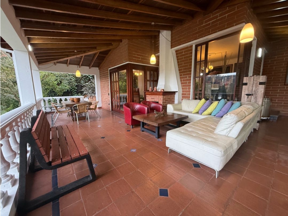CASA CON VISTA UBICADA EN EL POBLADO CERCA DEL TESORO