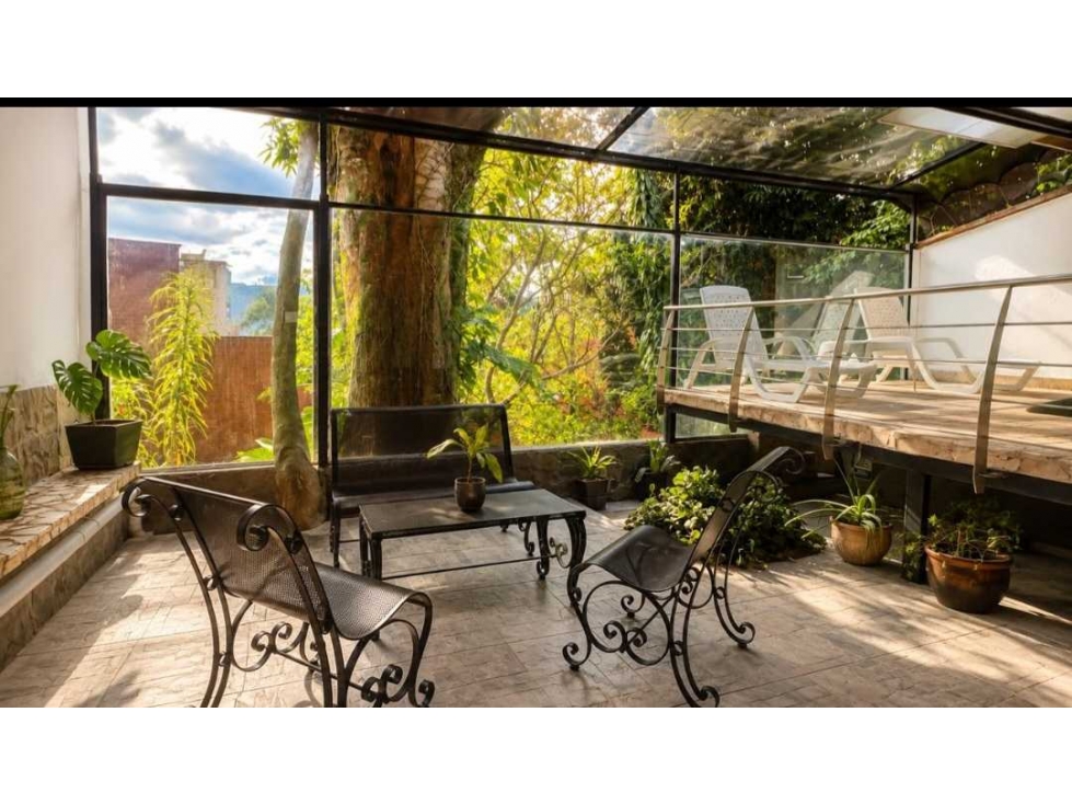 CASA CON APARTAESTUDIO ZONA HUMEDA INTERNA POR EL TESORO CON COLEGA
