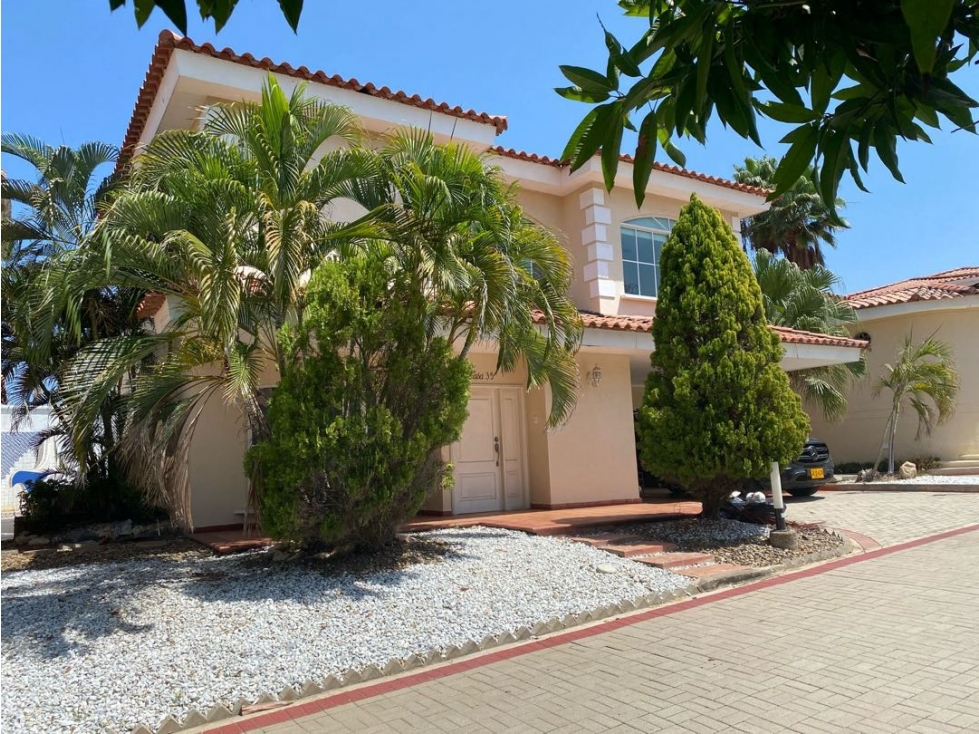 Casa conjunto en venta 212 M2 privados con piscina