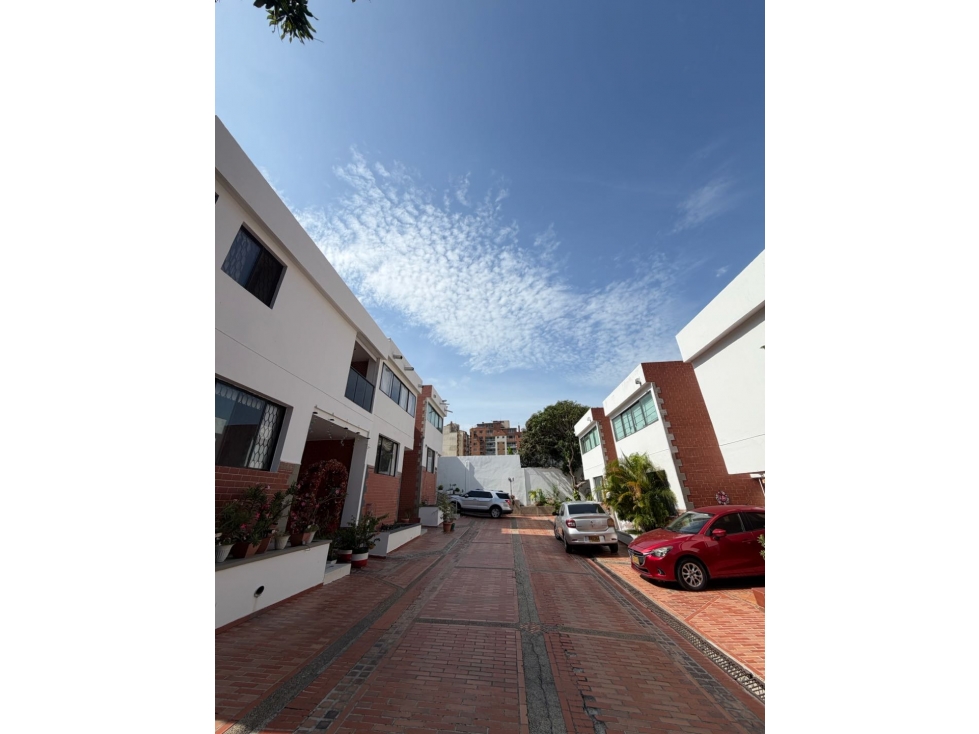 CASA CONJUNTO EN VENTA DE DOS NIVELES EN VILLA SANTOS - 2