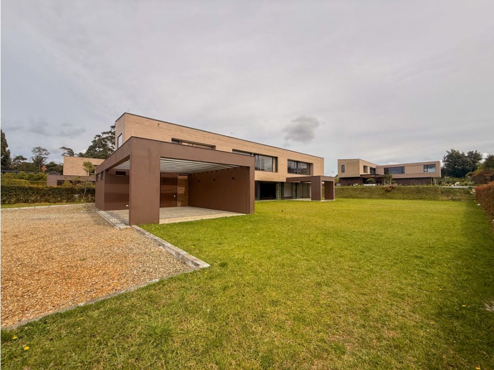 Casa Contemporánea en Venta | Alto de Las Palmas | Lote 1.670 m² — foto 2