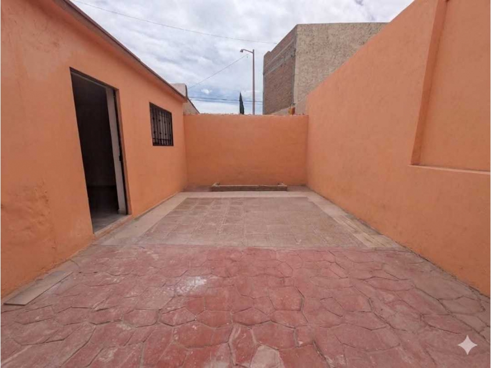 Casa de 1 Piso en esquina y terreno amplio - 3