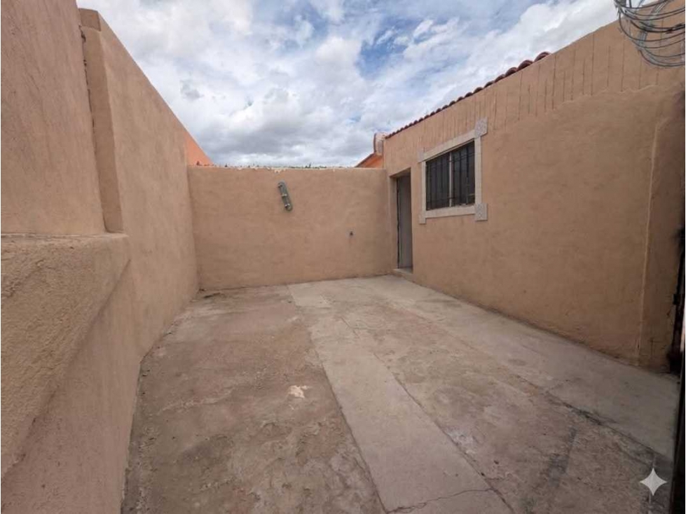Casa de 1 Piso en esquina y terreno amplio - 4