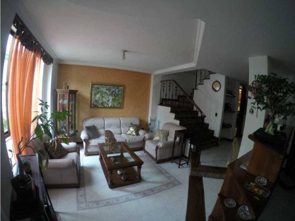 Casa De 210 metros en sector Unicentro — foto 5