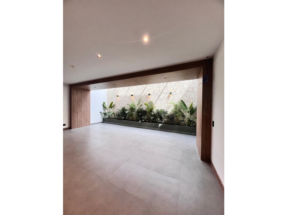 Casa de 253 m² · 5 Habitaciones · Alta Valorización · Oriente Antioque