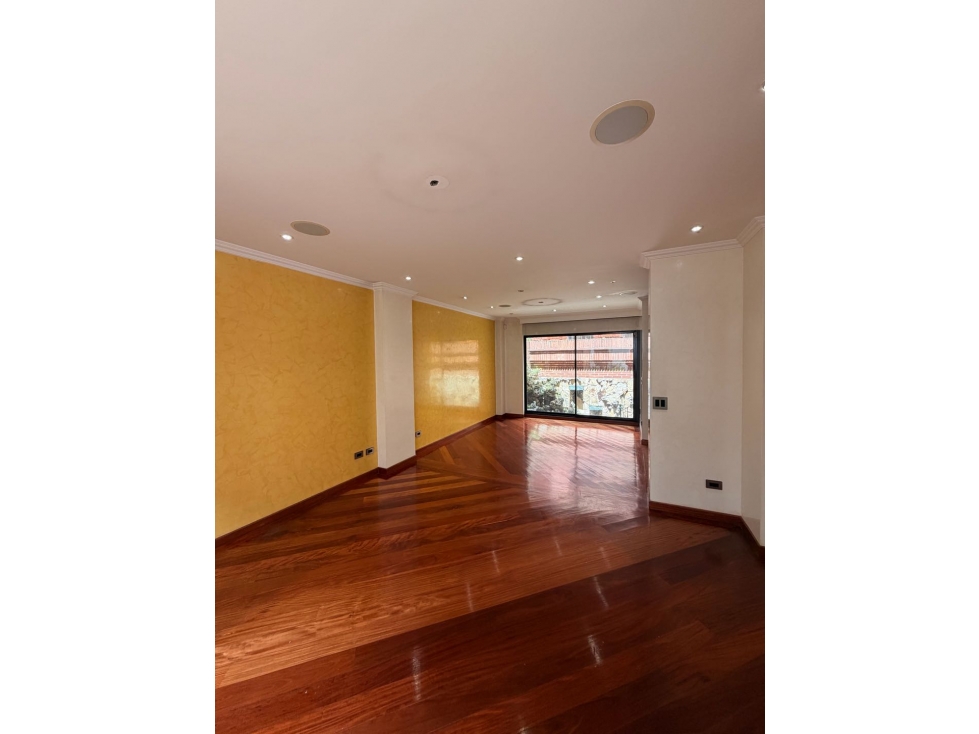 Casa para remodelar de 255 mts Club House en Alameda, Lisboa, Bogotá — foto 2