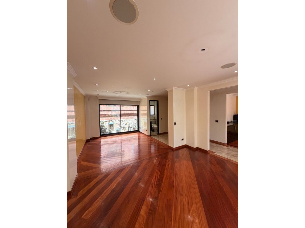 Casa para remodelar de 255 mts Club House en Alameda, Lisboa, Bogotá — foto 4