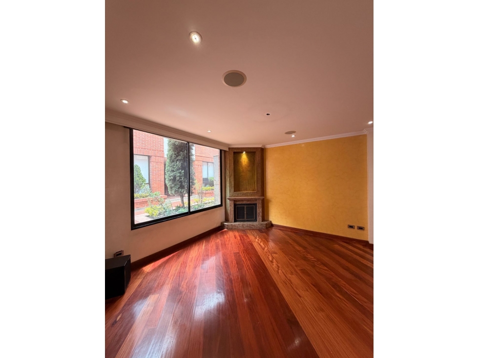 Casa para remodelar de 255 mts Club House en Alameda, Lisboa, Bogotá — foto 5