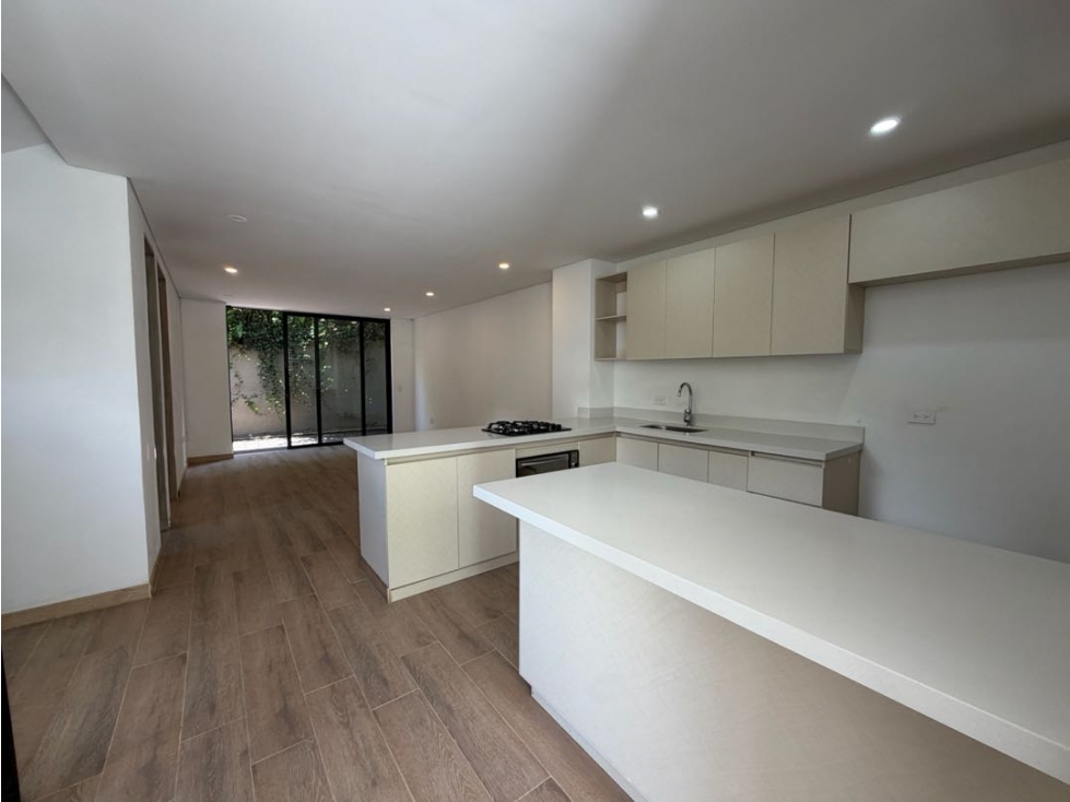 Casa de 2 Niveles en Condominio Bosques de Galicia, Rionegro - 2