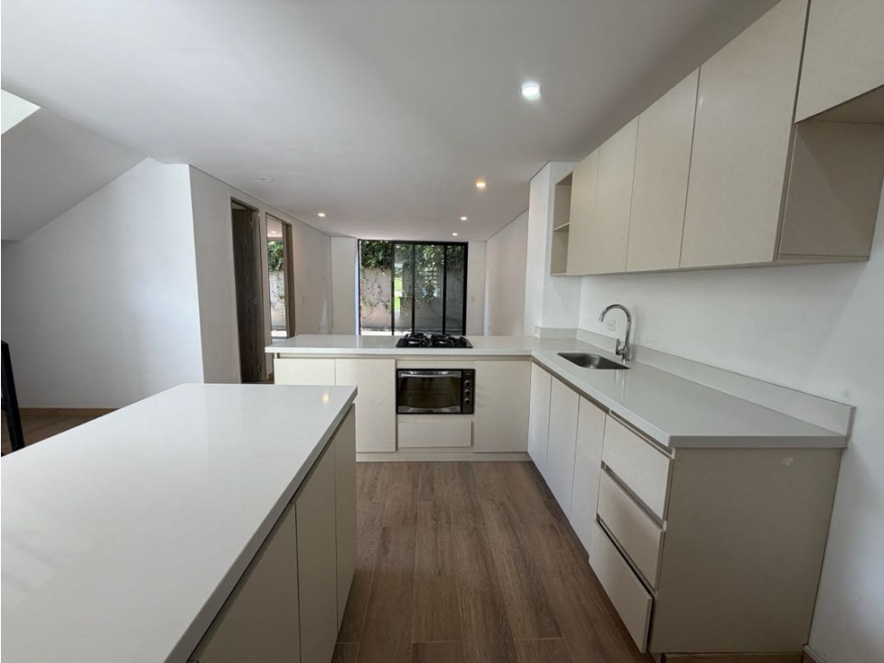 Casa de 2 Niveles en Condominio Bosques de Galicia, Rionegro - 4