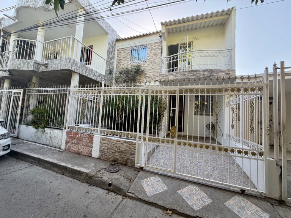 Casa de 2 niveles en venta sector Santa Cruz Santa Marta