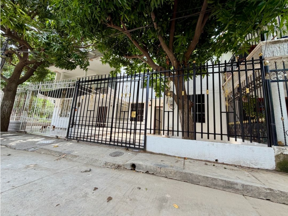 Casa de 2 niveles en venta Urbanización Villas de Alejandría