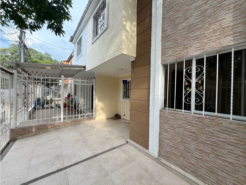 Casa de 2 niveles en venta urbanización andrea carolina — foto 2