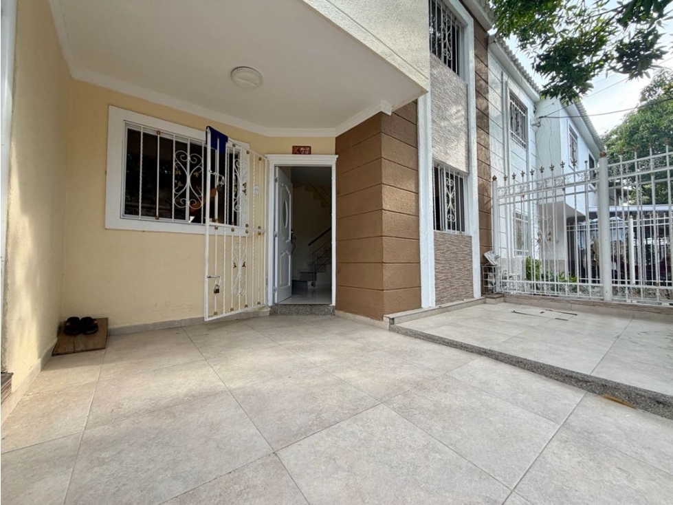 Casa de 2 niveles en venta urbanización andrea carolina — foto 3