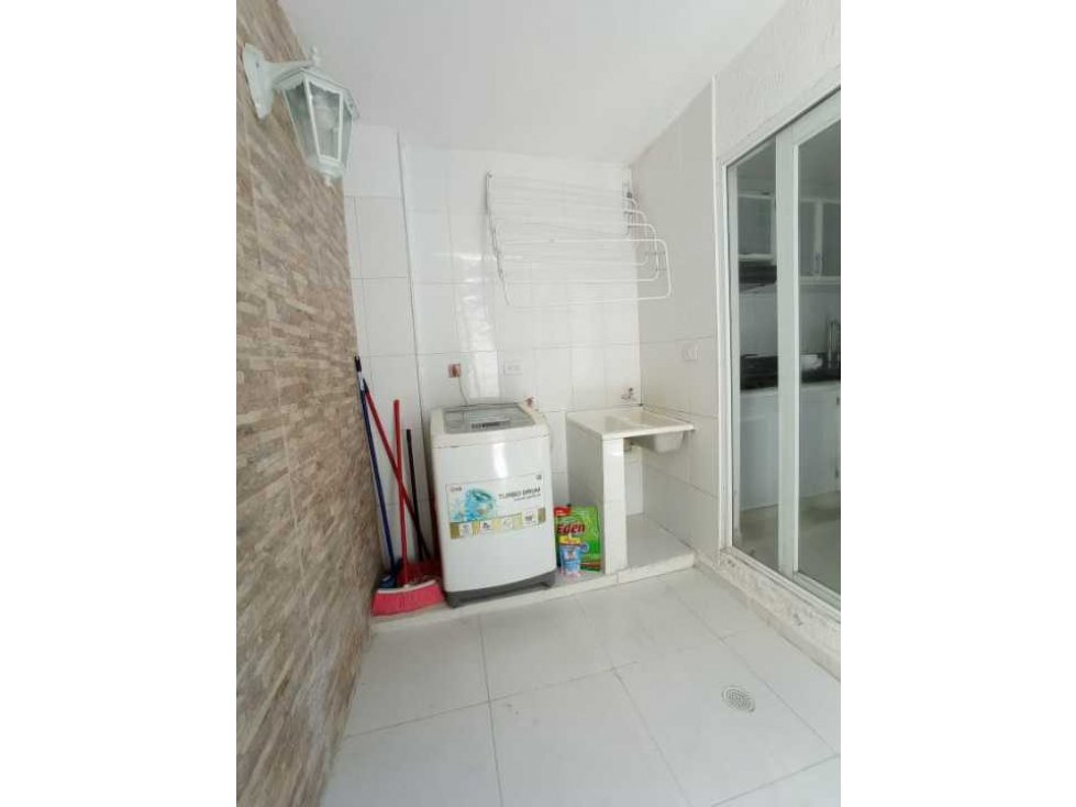 Casa de 2 pisos con 2 apartamentos y apartaestudio en el rodadero sur - 3