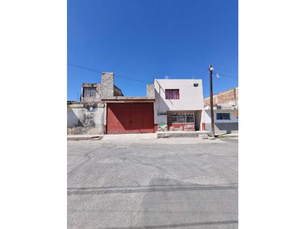 Casa de 2 pisos en San Sebastián El Grande, Tlajomulco, Jalisco