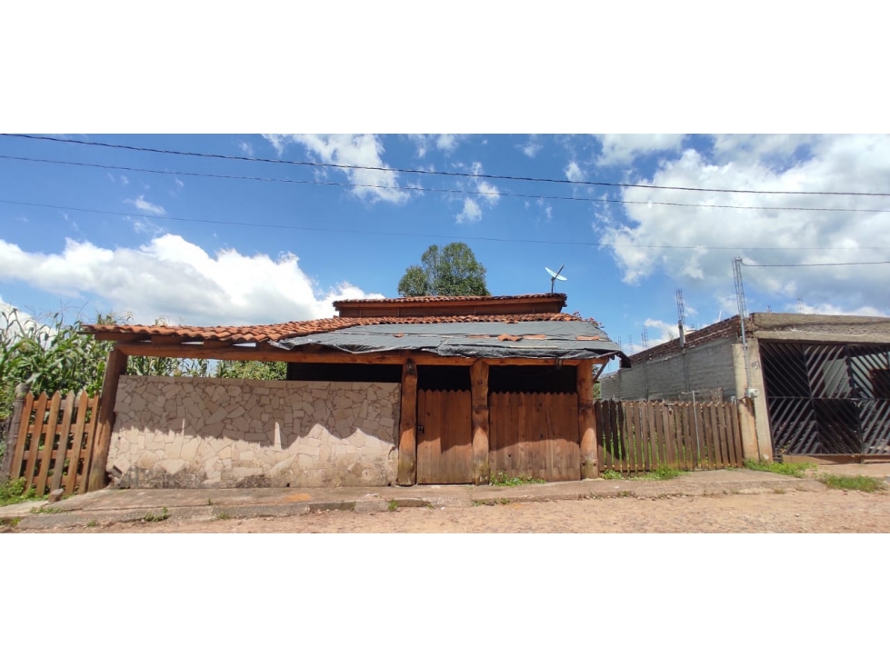 Casa de 2 Recámaras en Centro de Chiquilistlán | Oportunidad