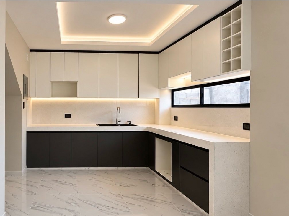 Casa de 3 dormitorios en venta en Cristal Azul, Manta - 1